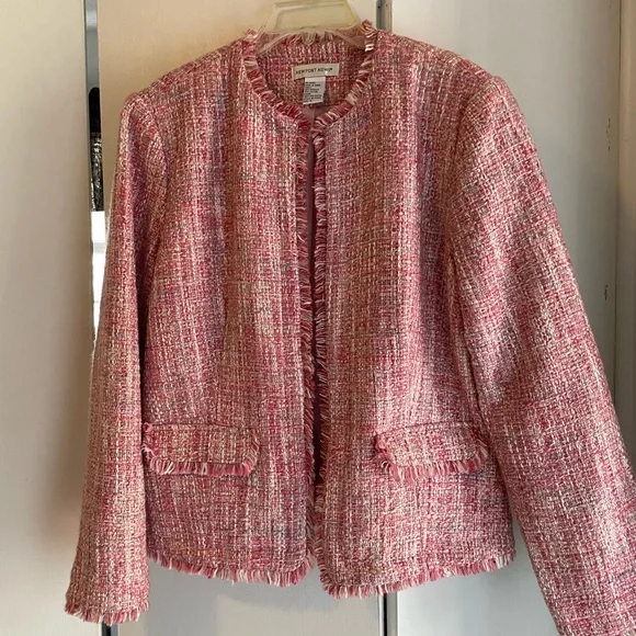 Pink tweed, Chanel-like jacket. - Picture 3 of 8